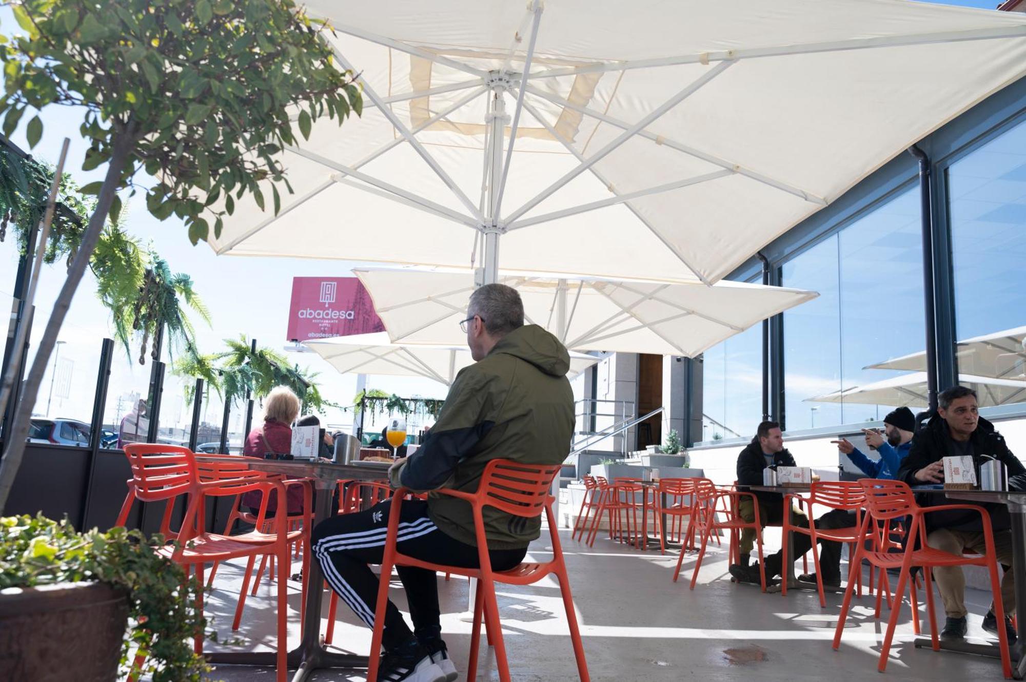 Restaurante Hotel Abadesa Villagonzalo Pedernales Dış mekan fotoğraf